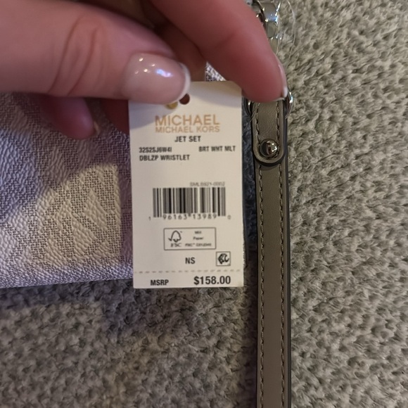 Michael Kors Jet Set Travel Double Zip Wristlet | NWT - Picture 8 of 8